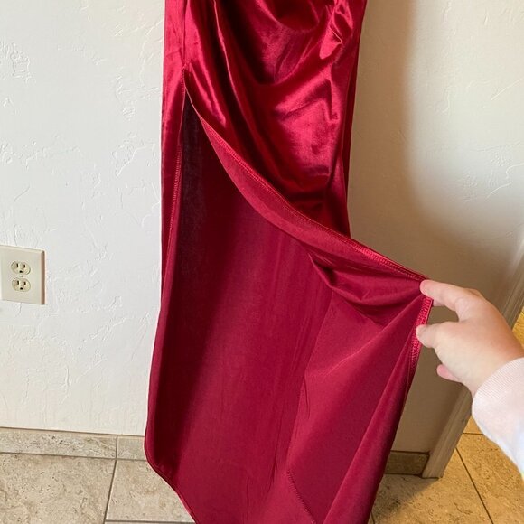 Micaah Eva Satin Gown in Red Size Small New with Tags - Picture 5 of 14